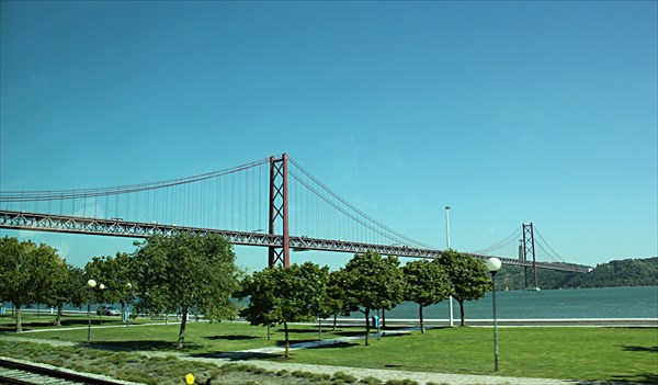 255-Мост 25 апреля
